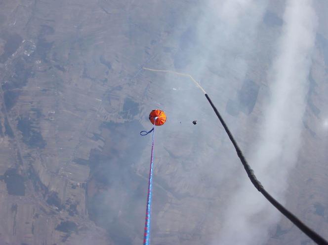Pod Krosnem spadł balon stratosferyczny. Nagroda finansowa dla znalazcy 