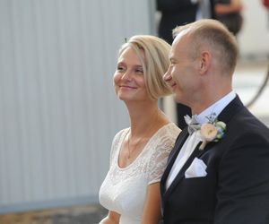 Porównaliśmy suknie ślubne córek prezydentów