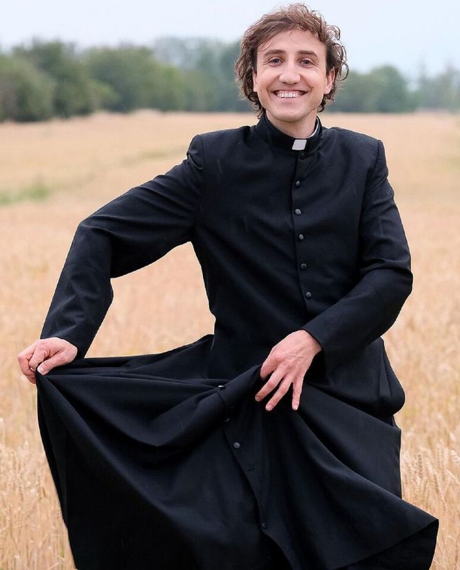 25 lat M jak miłość odcinek specjalny. Ksiądz Grzegorz (Paweł Janyst)