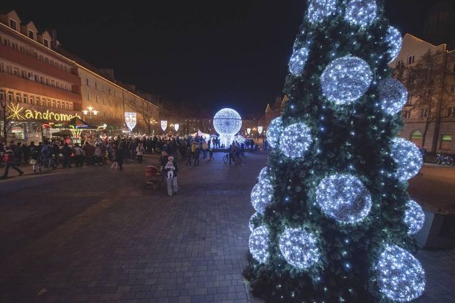 Tychy przebierają się na zimę w święta. Ubiorą się w bombki choinki i świąteczne iluminacje 