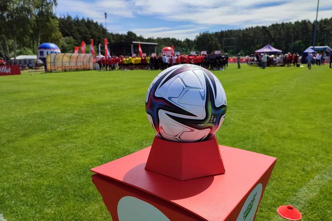 W Lesznie rozpoczęły się Mistrzostwa Świata Drużyn Polonijnych w Piłce Nożnej. O Puchar Świata walczyć będzie 8 drużyn [ZDJĘCIA/WIDEO]