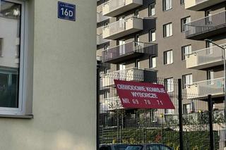 Krakowianie stoją w kolejkach do urn wyborczych. Frekwencja robi wrażenie!