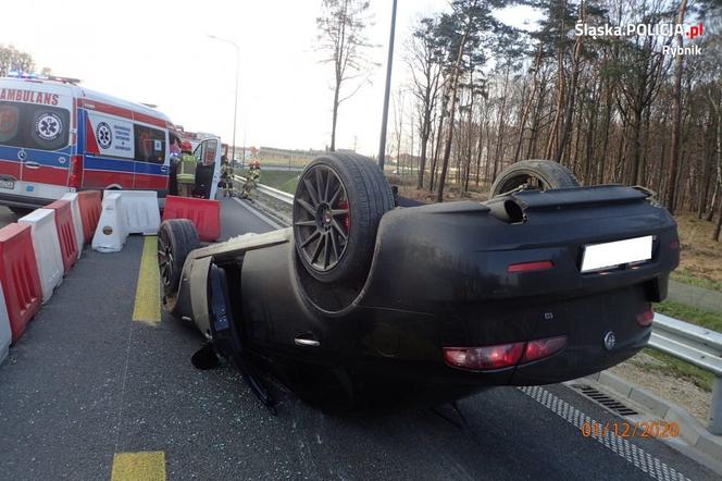 Alfa Romeo na dachu. Do tego prowadzi nadmierna prędkość