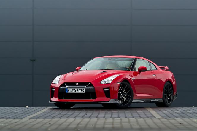 TEST Nissan GT-R 3.8 V6 R35 Prestige: japoński pogromca niemieckich legend