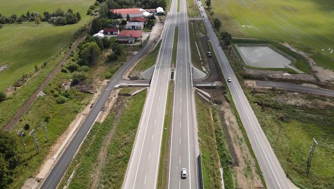 S16 Borki Wielkie Mrągowo jest przedłużeniem dwujezdniowej trasy pomiędzy Biskupcem a Borkami