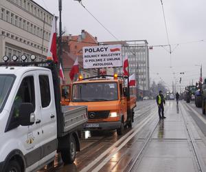 „Zielony Ład=Głód”, „Mleko nie jest z Biedronki”. Te hasła pojawiły się na proteście rolników w Olsztynie