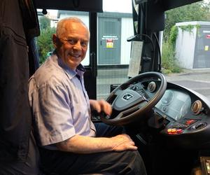 50 lat za kierownicą autobusu w Gdyni. Niezwykła historia pana Tadeusza Tomczyka 