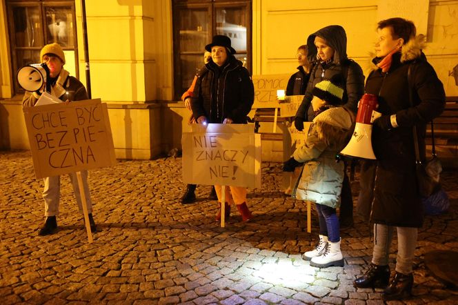 Marsz „Odzyskać noc” w Lublinie. Zwrócili uwagę na problem przemocy wobec kobiet