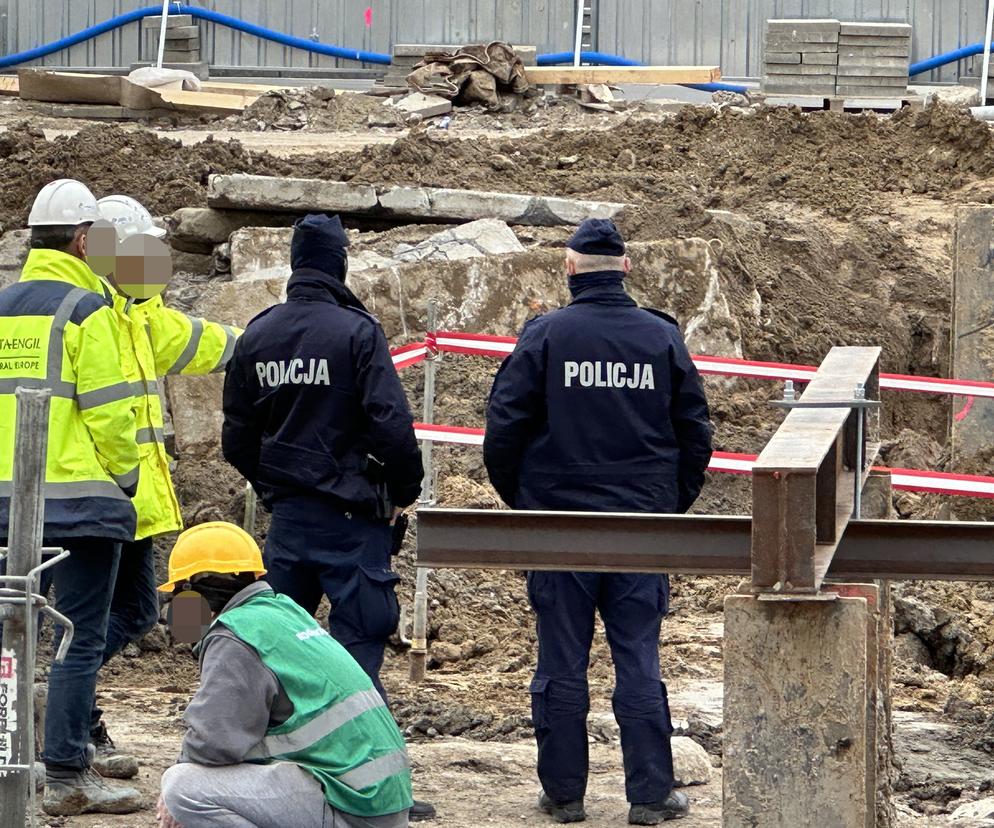 Szokujące odkrycie w centrum Warszawy. Pracownicy wykopali kości