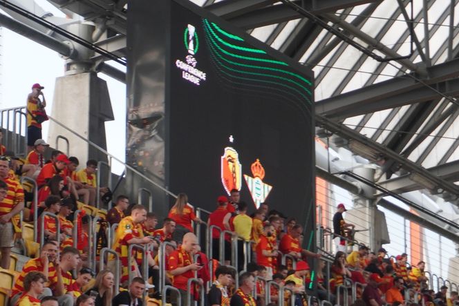 Kibice Jagiellonii Białystok przed meczem z Realem Betis 17.04.2025
