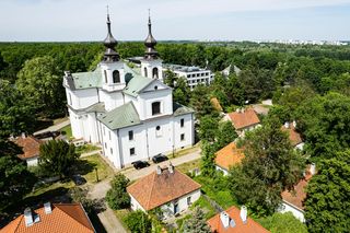 Warszawskie Bielany to dzielnica pełna romantycznego uroku. Dlaczego warto poznać ją bliżej? 