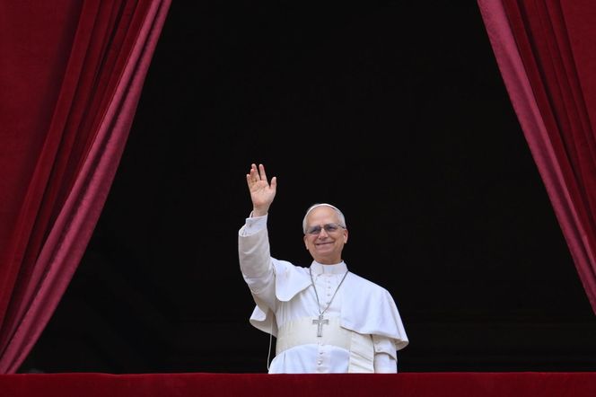 Leon XIV podczas modlitwy Regina Caeli zaapelował o modlitwę o powołania i odwagę dla młodych ludzi