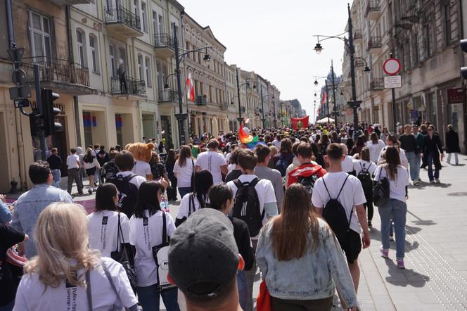 Pochód Juwenaliowy Łódzkich Uczelni. Studenci przejęli Łódź! [ZDJĘCIA]