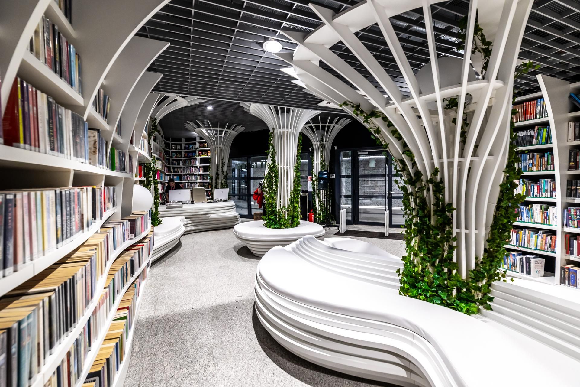 Metroteka – biblioteka na stacji metra M2 Kondratowicza w Warszawie