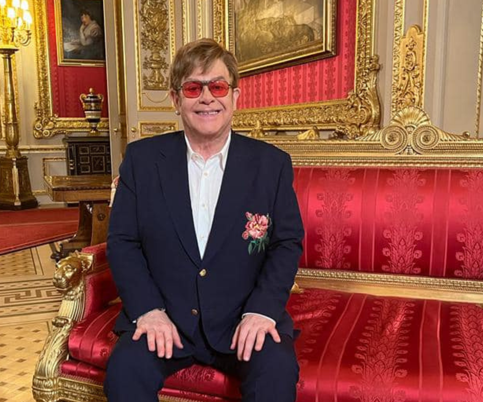 Sir Elton John oddał wzruszający hołd królowej Elżbiecie II. Uczcił jej pamięć wyjątkową piosenką. Pracowała cholernie ciężko