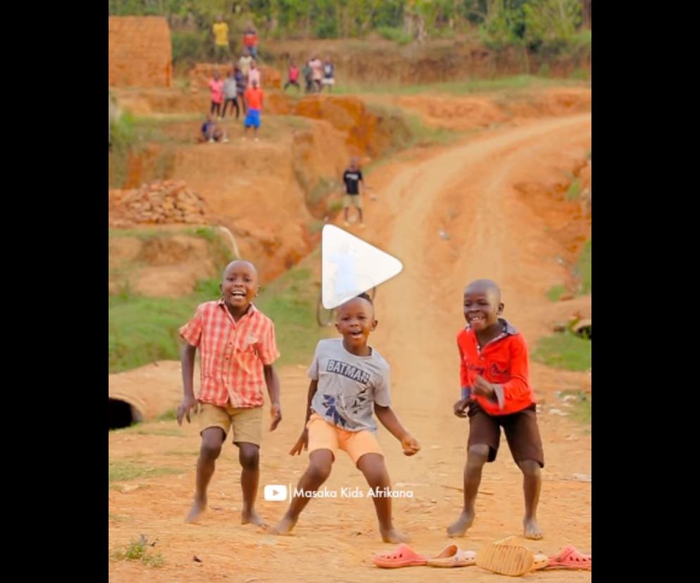 Afrykańskie dzieci tańczą do hitu Seleny Gomez. TEN film poprawi Wam dzień!