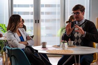 Na dobre i na złe odc. 906: Hania Sikorka (Marta Żmuda Trzebiatowska), Miłosz (Mikołaj Roznerski)