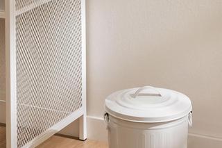 Nowoczesne kosze na śmieci do kuchni