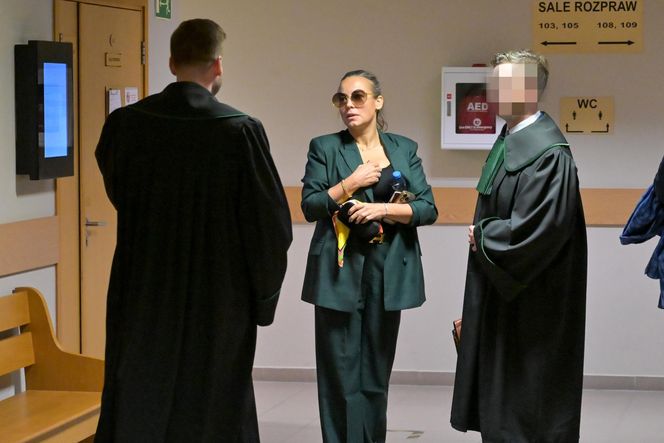 Anna Mucha pozwała Paulinę Smaszcz