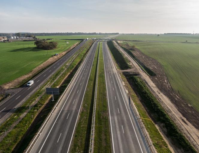 Kierowcy czekają na MOP-y. Na ekspresowej piątce, na odcinku od Rawicza do Poznania wciąż nie ma gdzie zatankować