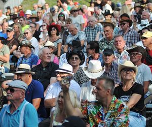 Piknik Country i Folk 2025. Tysiące fanów muzyki przyjechały do Mrągowa na kultowy festiwal