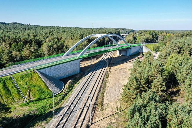 Nowy wiadukt w Hucisku (pow. bielski). Zastąpił starą, 50-letnią konstrukcję