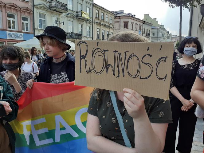 "Jesteśmy ludźmi, nie ideologią" - tak środowiska LGBT manifestowały wczoraj w Lublinie