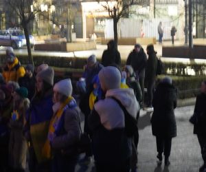 Manifestacja w trzecią rocznicę wybuchu wojny w Ukrainie