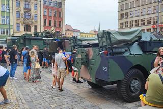 Święto Wojska Polskiego we Wrocławiu. Taki sprzęt zaprezentowano na wrocławskim Rynku 