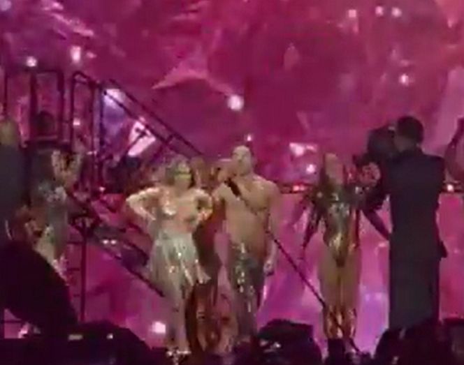 Jennifer Lopez nie nosi bielizny?! Tym razem na szczęście miała…