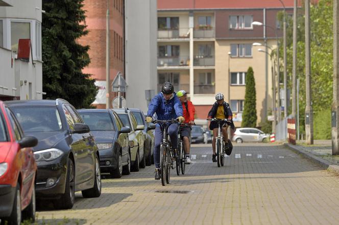 Ostatnie chwile przed wyborami: Trzaskowski na rowerze