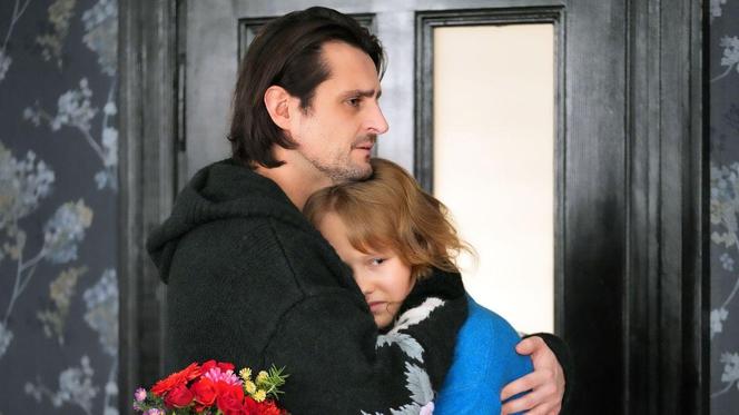Barwy szczęścia odc. 3013. Herman (Maciej Raniszewski), Emilka (Jessica Frankiewicz)