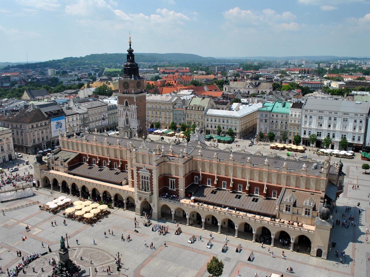 Drzew na Rynku Głównym prędko nie będzie.  Dlaczego?