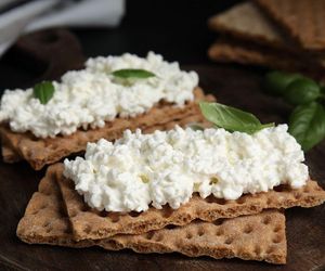 Już nie kupuję twarożku. Błyskawicznie robię go w domu z 3 składników 