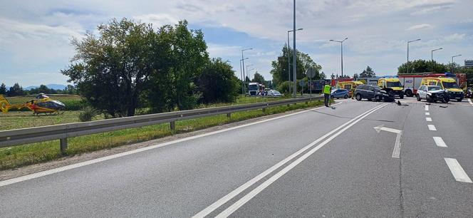 Poważny wypadek na DK 8 w Ząbkowicach Śląskich. 6 osób poszkodowanych 