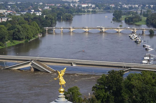 Powódź. Czechy, Chiny, Węgry, Karolina Północna, Brunswick, Myanmar, Niemcy.