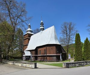 Ta wieś w Małopolsce miała kiedyś inną nazwę. Zachwyca unikatowym zabytkiem [GALERIA]