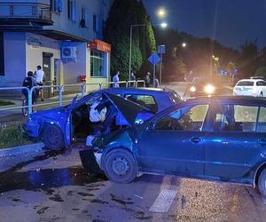 Wypadek na Konstytucji w Starachowicach. Zderzył się Volkswagen i Skoda