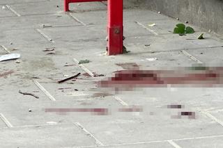 Rozjechał autem ludzi na przystanku! Pilna akcja w Wawrze, są ranni!