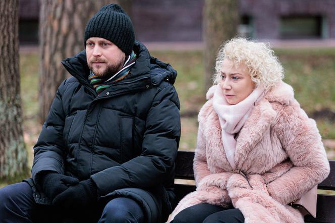 Na Wspólnej odc. 3571: Paweł (Grzegorz Kwiecień), Beata (Katarzyna Ptasińska)