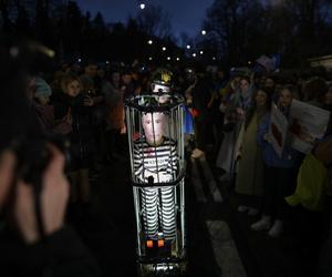 Manifestacja solidarnościowa z Ukrainą pod ambasadą Rosji