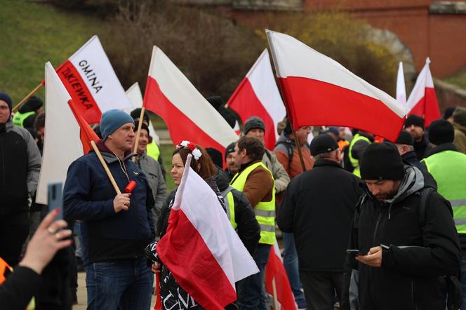 Protest rolników 20 marca w Lublinie. Przeszli ulicami miasta pod LUW