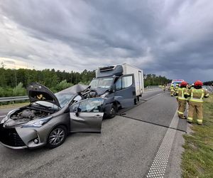 Tragiczny wypadek na S17. 92-latek zatrzymał się na środku drogi i wyszedł z auta