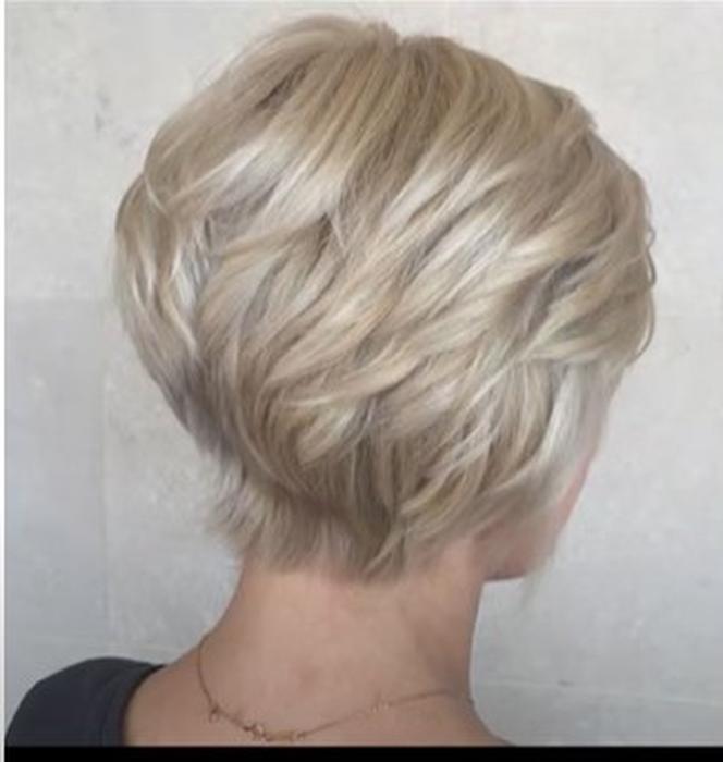 Najpiękniejsze fryzury na blond włosy dla kobiet po 50-tce
