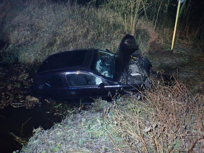 Rybnik: Jechała tak szybko, że wykąpała samochód w zalewie! [ZDJĘCIA]