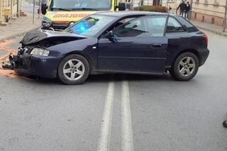Śmiertelny wypadek w Piotrkowie Trybunalskim. Nie żyje kierowca peugeota [ZDJĘCIA].
