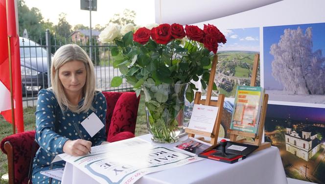 ZOBACZ ZDJĘCIA z wydarzenia "Narodowe Czytanie w Zbuczynie" w 2022 roku