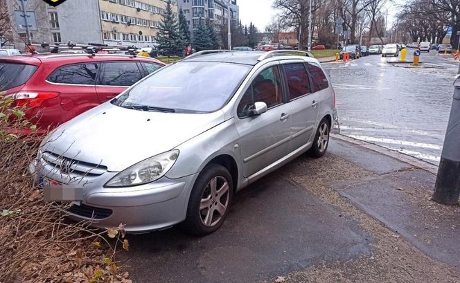 Mistrzowie parkowania w natarciu. Wolna amerykanka w wykonaniu kierowców z Wrocławia 