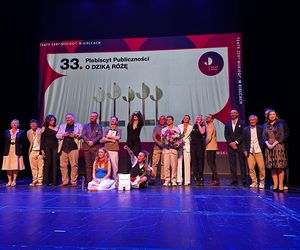 „Dzika Róża 2025” rozdana! Publiczność i dziennikarze wybrali najlepsze spektakle Teatru Żeromskiego w Kielcach
