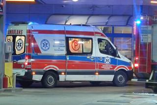 Skoda wjechała w stację benzynową